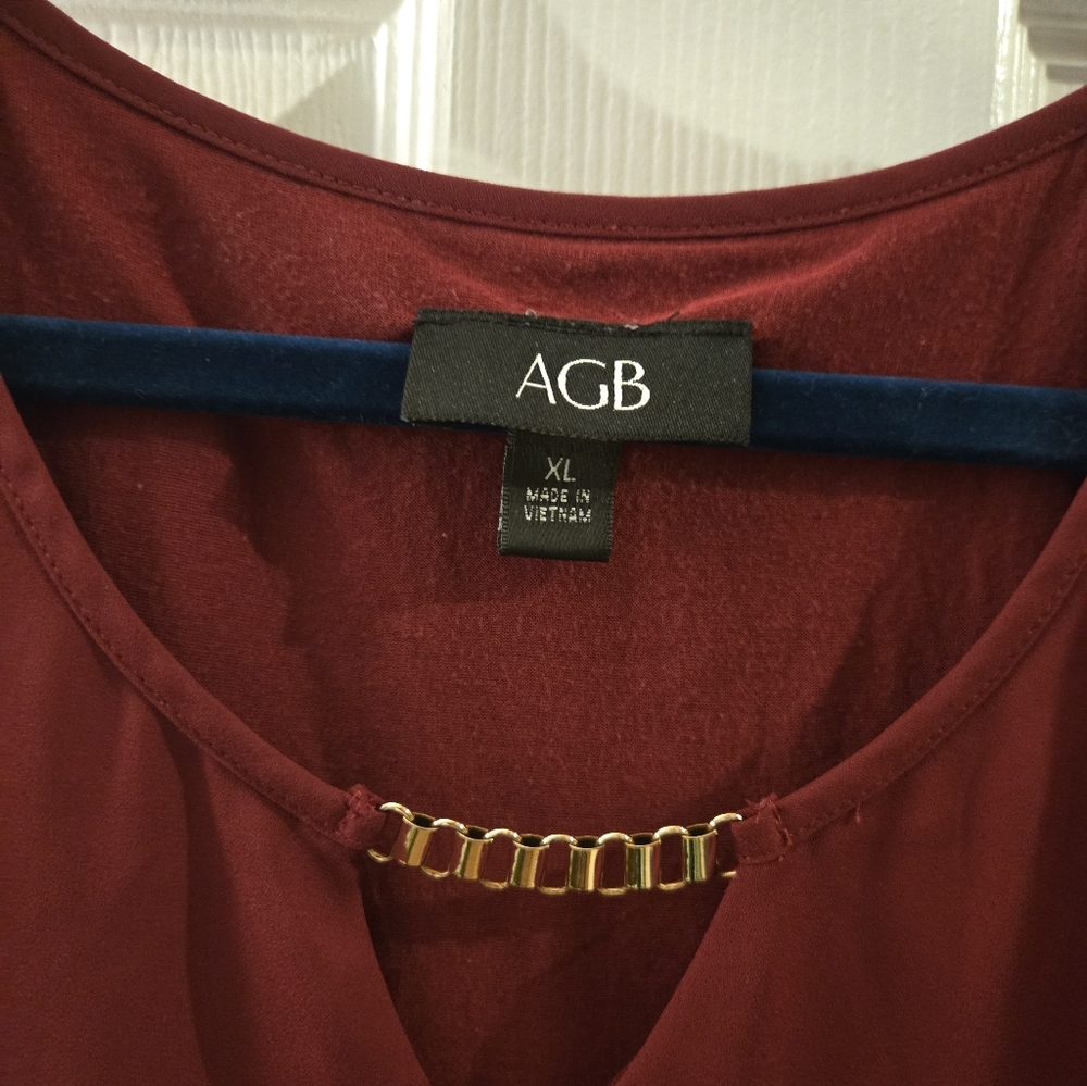 Elegant Burgundy Women's Top - Picture 7 of 12